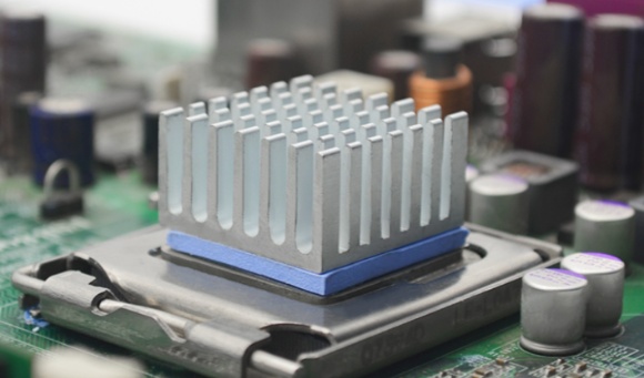 How Surface Roughness Impacts TIM Performance in Aluminum Heat Sinks