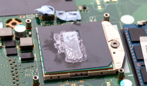 Thermal Aging and Pump-Out: Common Failures in Thermal Grease Applications