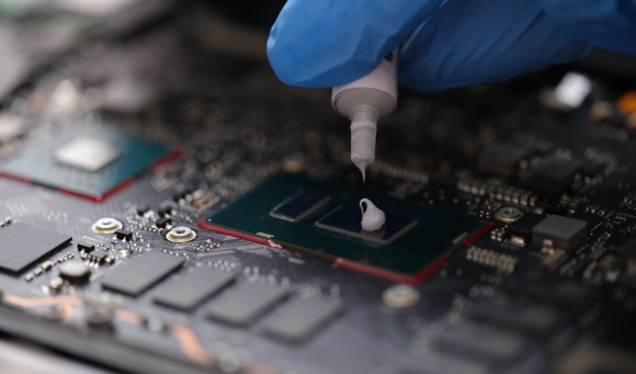 What Causes Pump-Out in Thermal Grease — and How to Prevent It